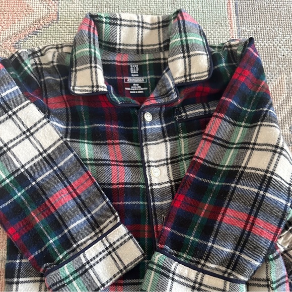 Gap Kids • Plaid Christmas PJ set - Picture 2 of 3